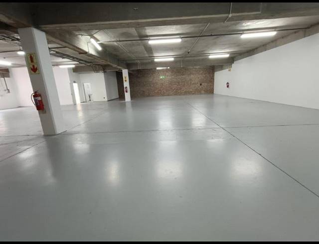INDUSTRIAL PROPERTY TO RENT IN LASER PARK